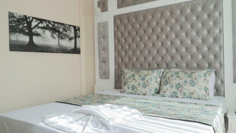 Otel Microyal 2*